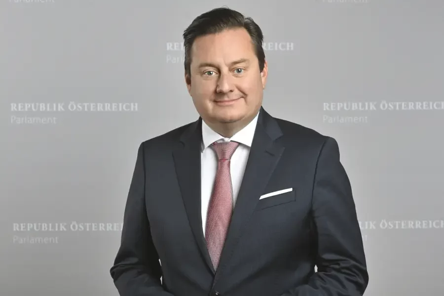 Mag. (FH) Kurt Egger