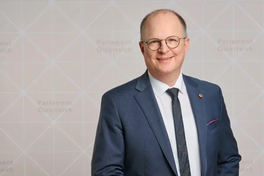 Mag. Bernhard Ruf
